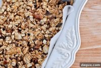 Elvis-Inspired Peanut Butter & Banana Granola Bar Recipe