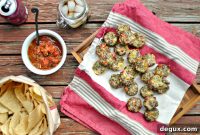 Cheesy Quinoa Bites: Crispy Bite-Sized Cheese & Quinoa Snacks