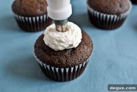 How I Frost My Cupcakes: Simple Techniques for Perfect Swirls