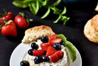 Boozy Red, White & Blueberry Shortcake Sliders with Mascarpone Cream