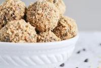 No-Bake Oatmeal Peanut Butter Energy Bites