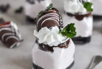 No-Bake Chocolate-Covered Mini Strawberry Cheesecakes