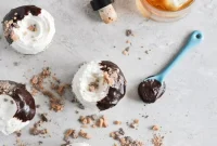Banana Bourbon Cupcakes with Caramel Glaze