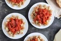 Slow-Cooker Tomato Sauce Recipe for Rich, Homemade Flavor