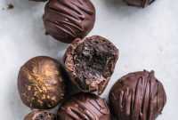 Decadent Oreo Truffle Balls (Video Tutorial)