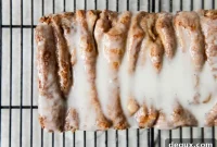 How to Make Cheesy Garlic Pull-Apart Bread at Home