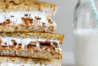 Toasted Bacon Fluffernutter Sandwiches: Gooey Marshmallow & Crispy Bacon