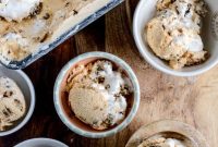 Cookies & Cream Chocolate Chip Pumpkin Marshmallow Ice Cream Recipe