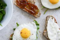 Gruyère, Fig Jam & Arugula Breakfast Sandwich Recipe