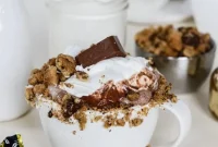 Lindt Hot Chocolate Bar: Rich Gourmet Drinking Chocolate Blend