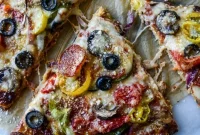 Supreme Pizza on Cauliflower Crust: Flavorful Low-Carb Recipe