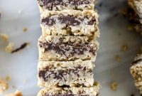 Chocolate-Stuffed Oatmeal Bars: Chewy Oat Bars with Melted Chocolate Center