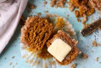 Pumpkin Chai Muffins with Spiced Crumble Topping