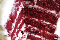 Decadent Red Velvet Cake Recipe: Moist, Classic Dessert