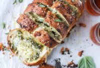 Cheesy Pesto-Stuffed Garlic Bread (Video)