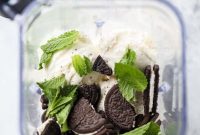 Mint Cookies & Cream Shake Recipe: Creamy Mint Chocolate Cookie Shake
