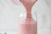 Strawberry Cashew Smoothie Recipe for Creamy, Dairy-Free Bliss