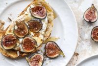 Grilled Cinnamon Toast with Fig Slices and Creamy Ricotta