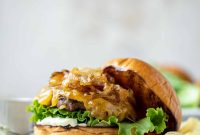 Caramelized Onion Smash Burger Recipe — Juicy, Flavor-Packed Finish