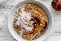 Cinnamon-Pumpkin Pie Oatmeal with Toasted Crunch