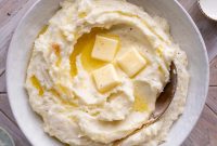 Sweet Eats’ Classic Creamy Mashed Potatoes Recipe