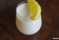 Creamy Mango and Vanilla Bean Smoothie Recipe