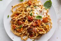 Summer Weeknight Tomato Burrata Pasta Recipe
