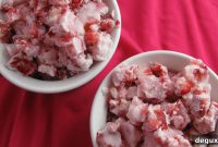 Refreshing Strawberry Yogurt Granita Recipe for Hot Days