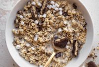 S’mores Overnight Oats Recipe: Creamy Chocolate & Graham Cluster