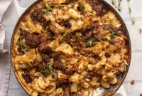 French Onion Macaroni and Cheese with Caramelized Onions