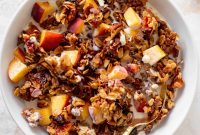 Peach Cobbler Granola Recipe: Homemade Crunch with Warm Spice
