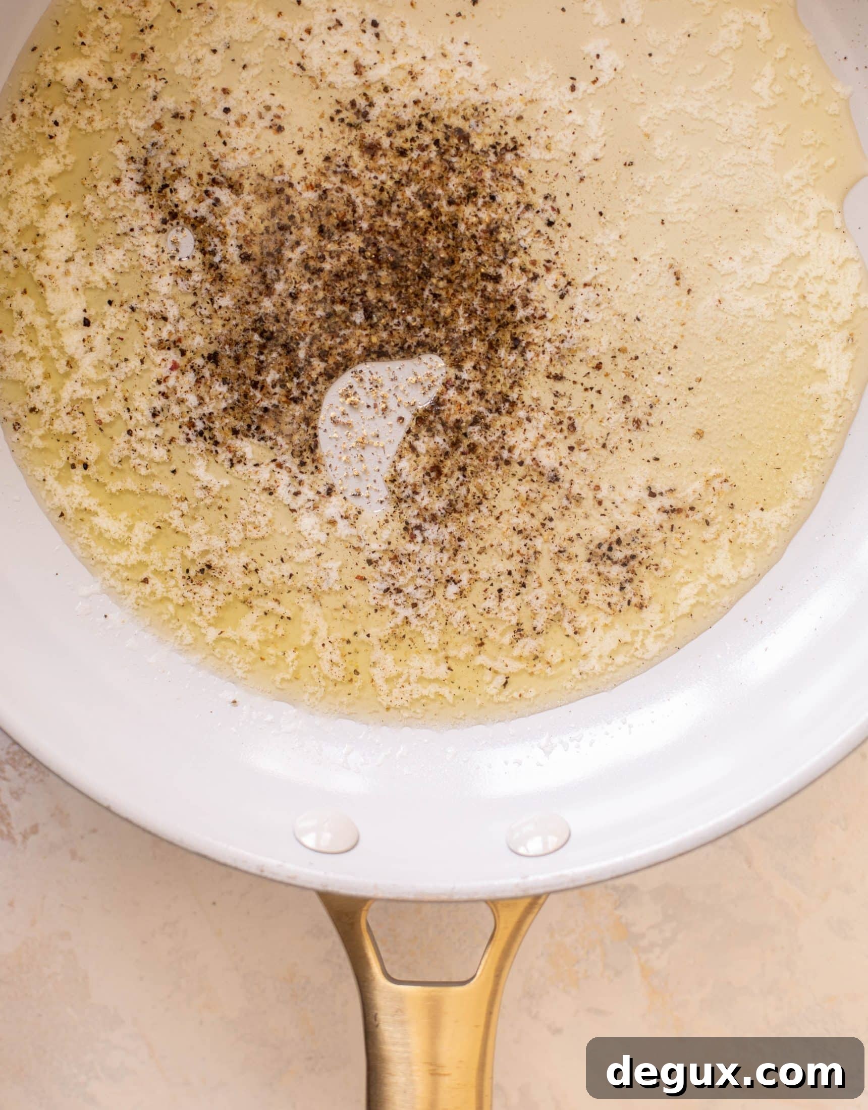 grilled cacio e pepe pizza