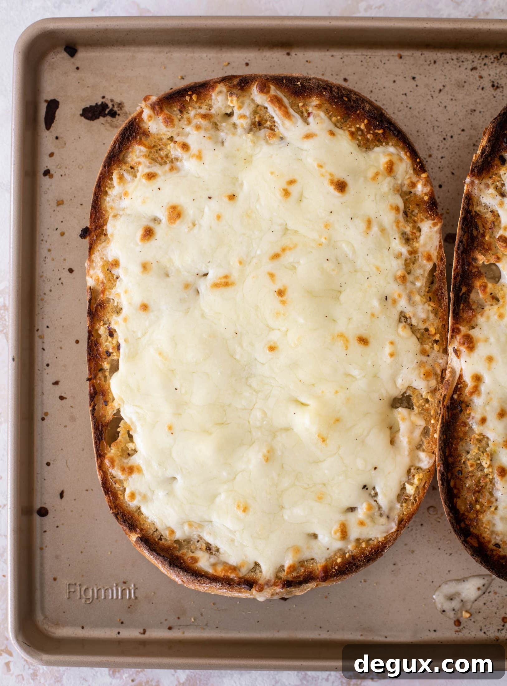 Crispy Spicy Cheesy Garlic Bread Recipe 7 cheesy spicy garlic bread