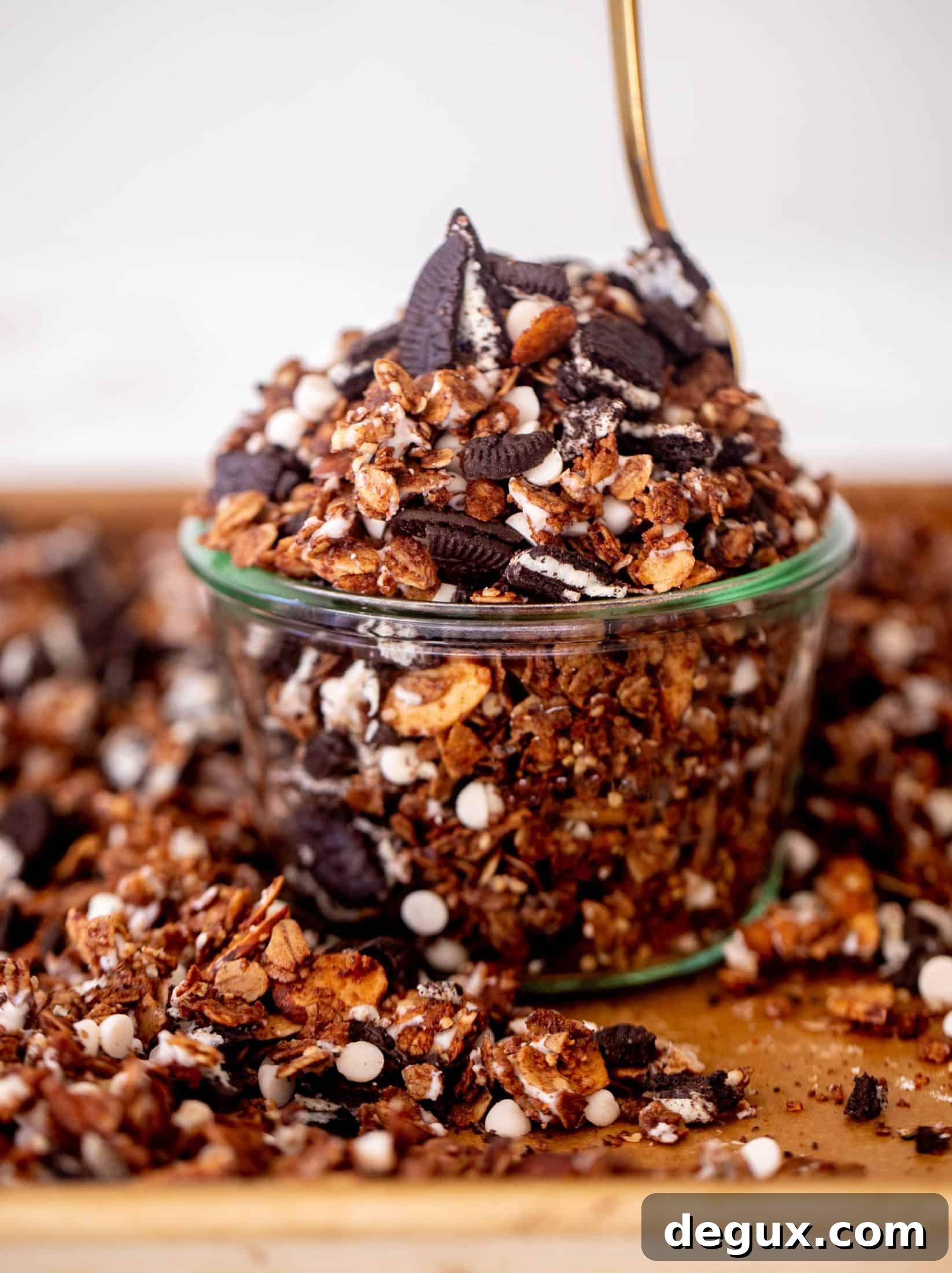 cookies and cream granola