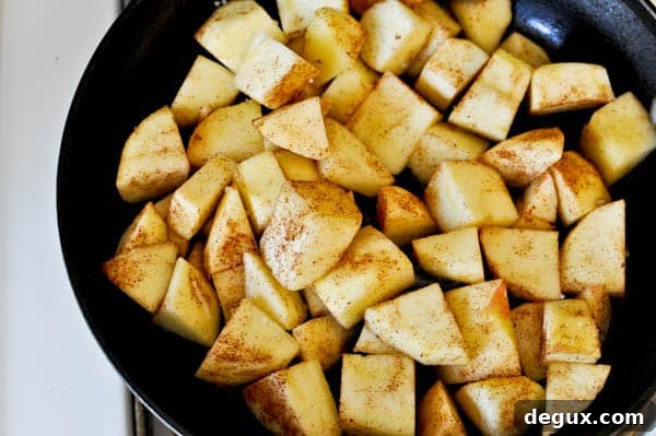 Apples with cinnamon