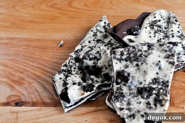 4 layer cookies and cream chocolate bark I howsweeteats.com 4 layer cookies and cream chocolate bark I howsweeteats.com