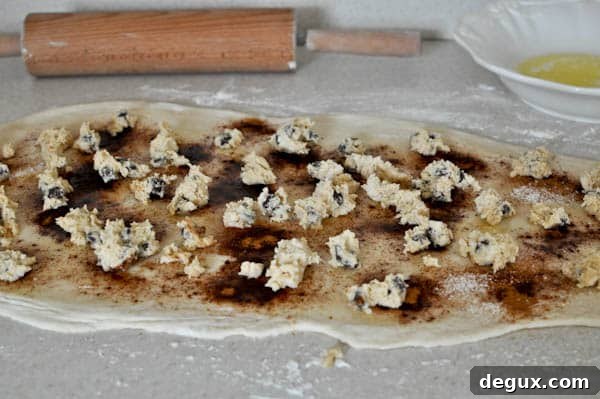 Chocolate Chip Cookie Dough Stuffed Cinnamon Rolls Chocolate Chip Cookie Dough Stuffed Cinnamon Rolls