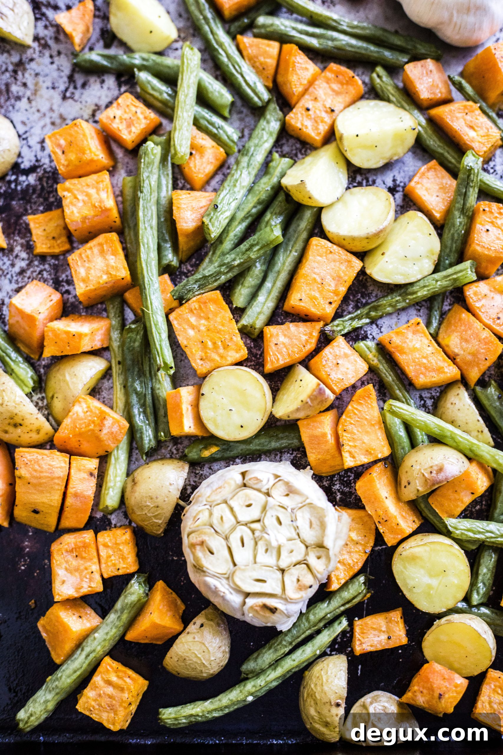 Crispy Roasted Potato Salad with Herbed Vinaigrette 4 roasted potato salad (mayo-free!) I howsweeteats.com #potato #salad #sidedish #greenbeans