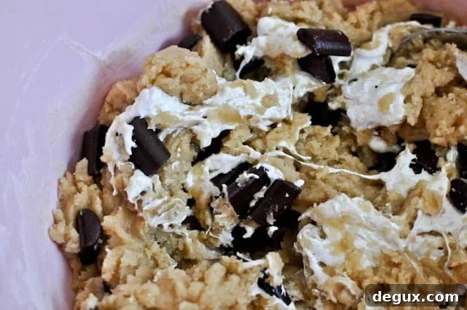 Chewy Chocolate Chunk Marshmallow Cookie Bars Chewy Chocolate Chunk Marshmallow Cookie Bars