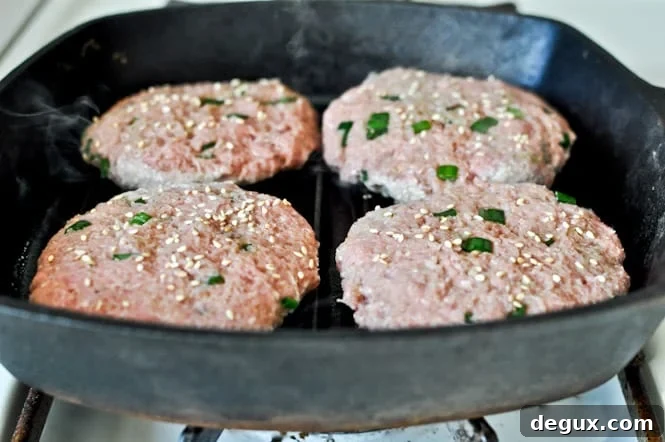 Asian Turkey Burgers with Spicy Lime Mayo I howsweeteats.com