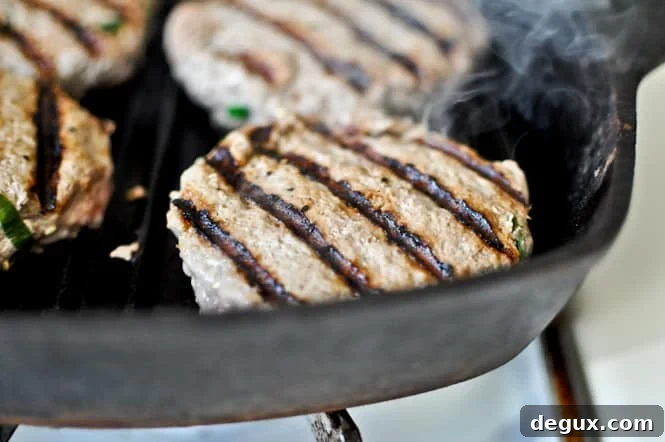 Asian Turkey Burgers with Spicy Lime Mayo I howsweeteats.com