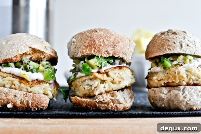 Crab Cake Sliders with Pineapple Kiwi Salsa Crab Cake Sliders with Pineapple Kiwi Salsa