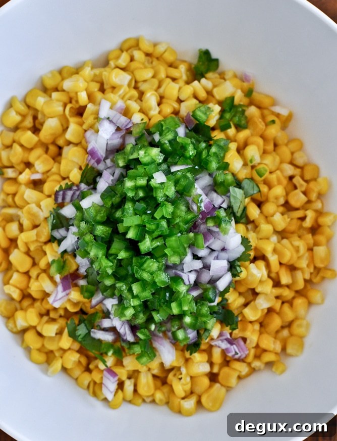 Just Like Chipotle's Corn Salsa I howsweeteats.com