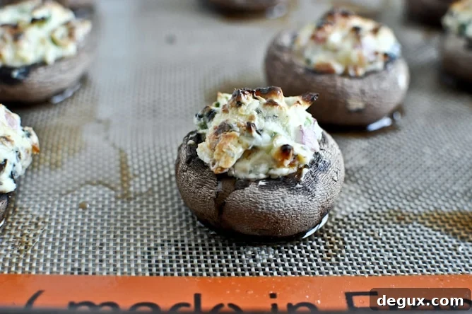 Pizza Stuffed Mushrooms I howsweeteats.com Pizza Stuffed Mushrooms I howsweeteats.com