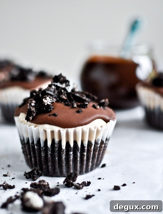 Peanut Butter Fudge Coffee Ice Cream Cupcakes I howsweeteats.com