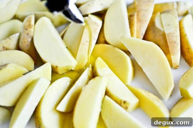 Sour Cream + Onion Oven Fries I howsweeteats.com