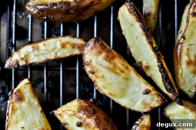 Sour Cream + Onion Oven Fries I howsweeteats.com