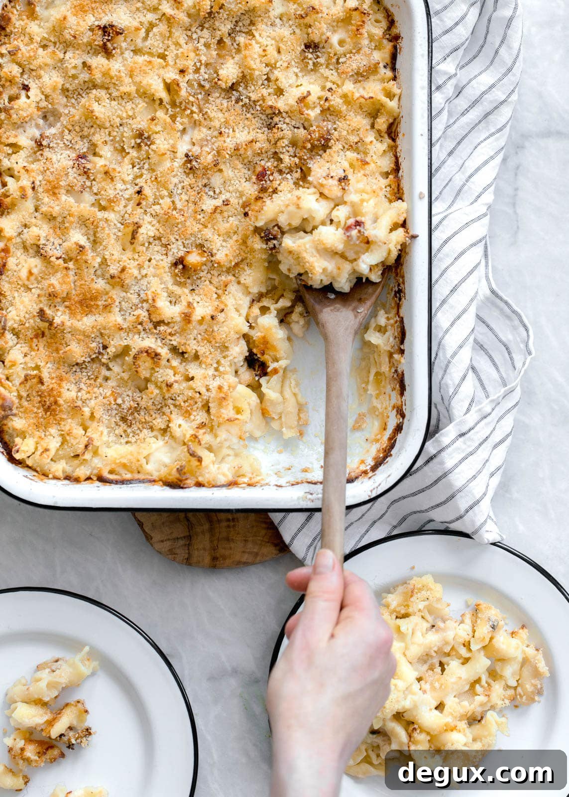 lobster mac and cheese I howsweeteats.com 
