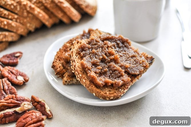Roasted Pecan Pumpkin Butter I howsweeteats.com