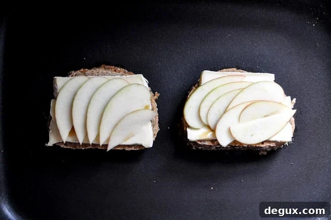 Caramel Apple Grilled Cheese I howsweeteats.com